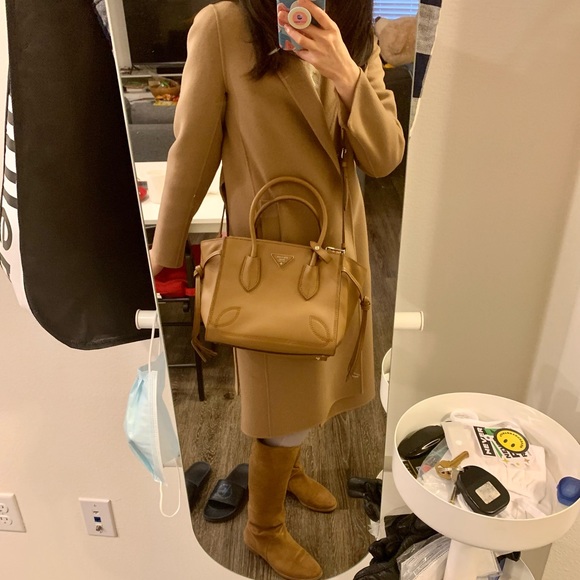 Classic Prada Leather Handbag in Caramel👜 - Picture 16 of 16